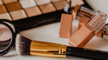 Valuable Tips for Packing Makeup when Moving