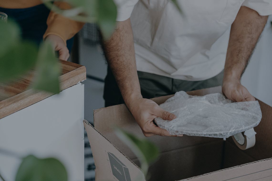 How to pack dishes for moving